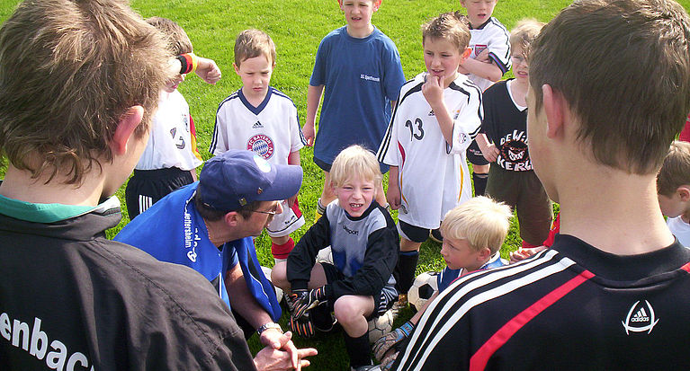"Fußballhelden - Aktion junges Ehrenamt" - Bewerbungen jetzt bis 31.10.2026 einreichen!